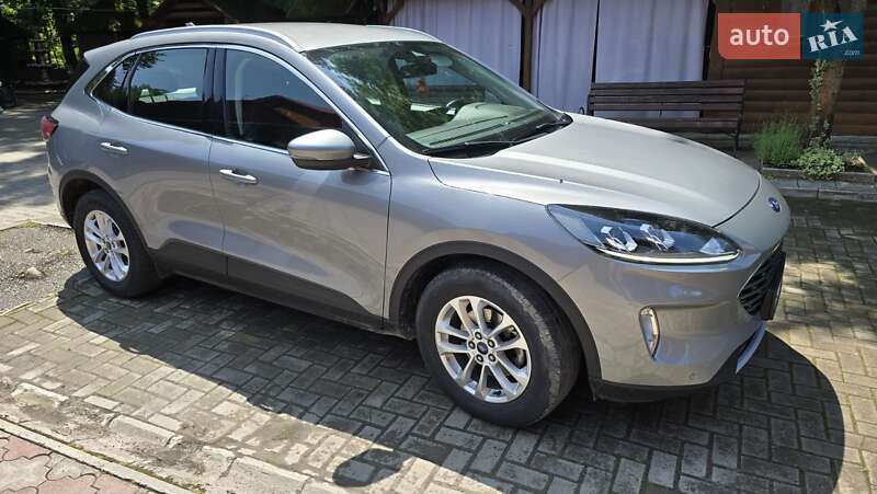 Внедорожник / Кроссовер Ford Kuga 2020 в Чорткове