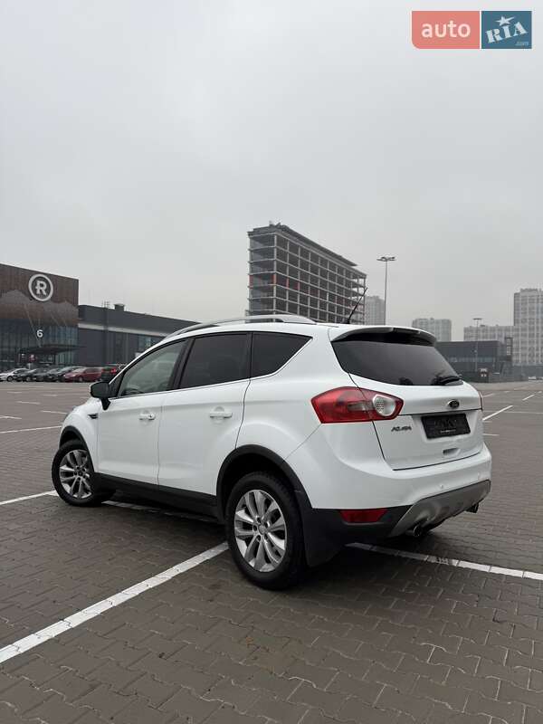 Внедорожник / Кроссовер Ford Kuga 2012 в Киеве