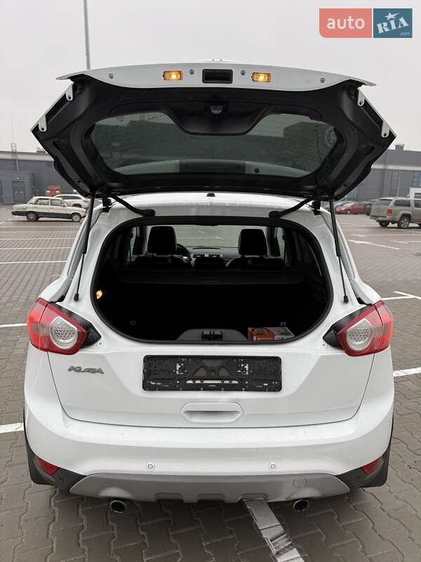 Внедорожник / Кроссовер Ford Kuga 2012 в Киеве