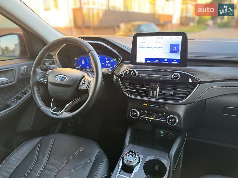 Внедорожник / Кроссовер Ford Kuga 2020 в Киеве