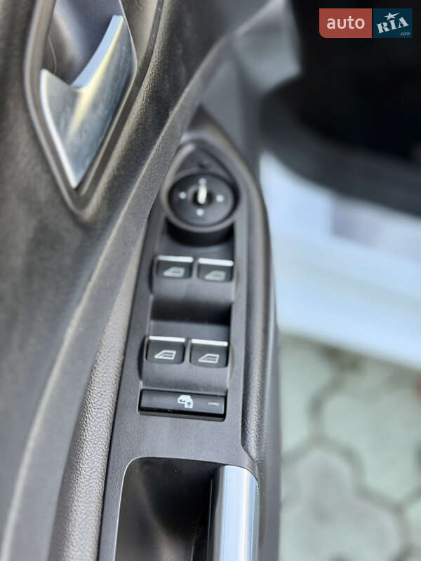 Позашляховик / Кросовер Ford Kuga 2014 в Дубні