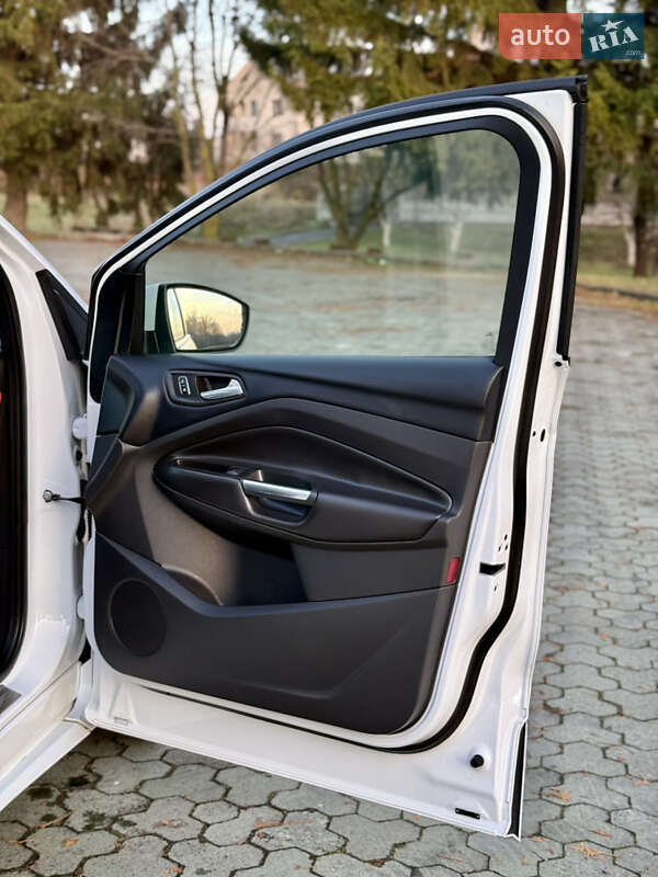 Позашляховик / Кросовер Ford Kuga 2014 в Дубні