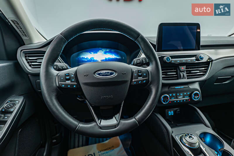 Позашляховик / Кросовер Ford Kuga 2021 в Києві