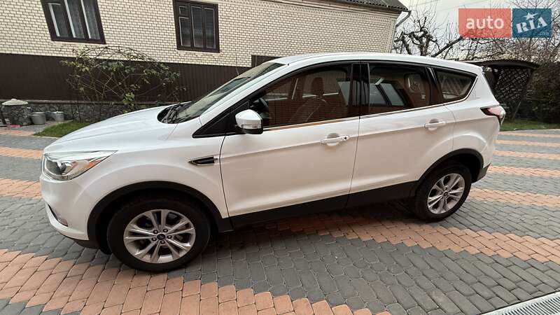 Внедорожник / Кроссовер Ford Kuga 2019 в Бершади