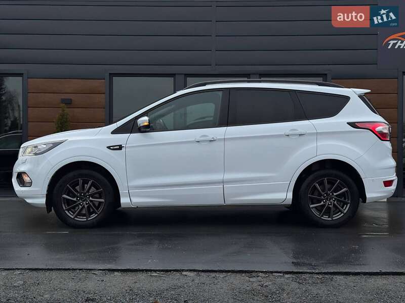 Внедорожник / Кроссовер Ford Kuga 2019 в Ровно