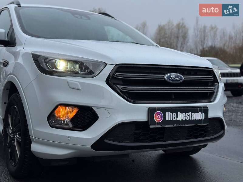 Внедорожник / Кроссовер Ford Kuga 2019 в Ровно