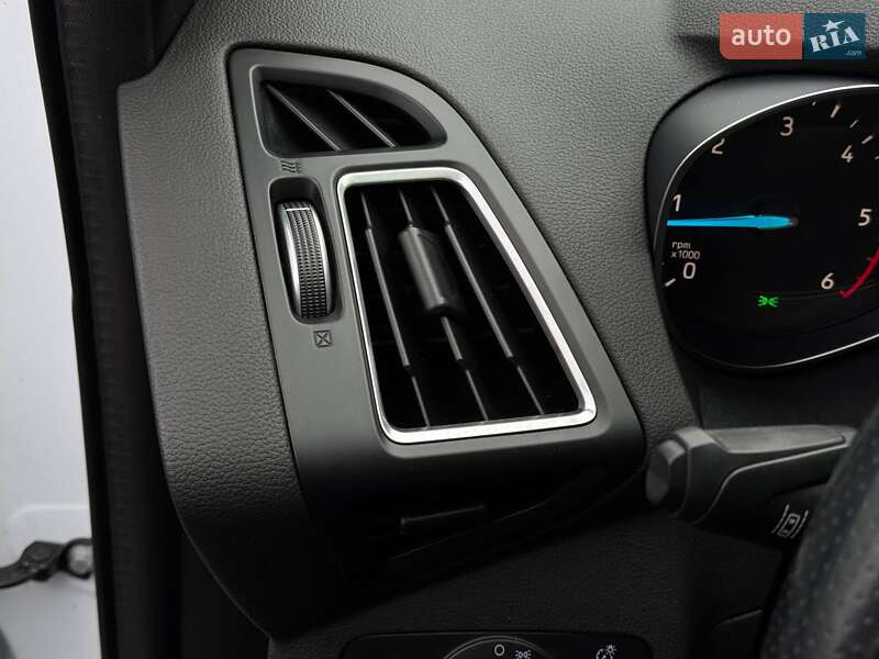 Внедорожник / Кроссовер Ford Kuga 2019 в Ровно