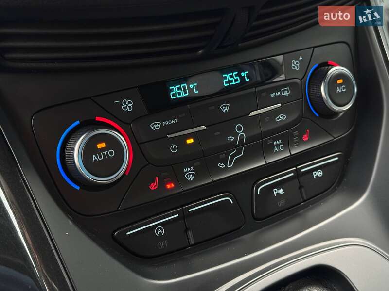 Внедорожник / Кроссовер Ford Kuga 2019 в Ровно