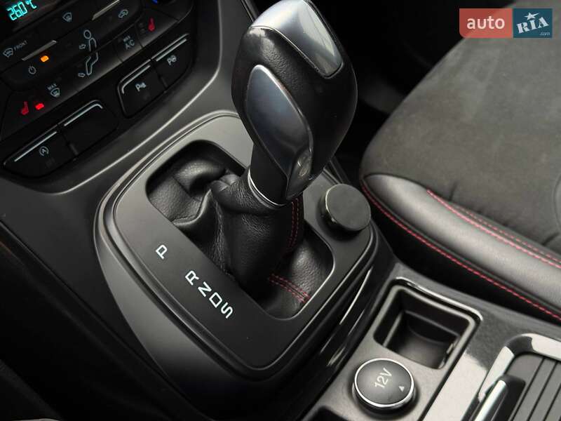 Внедорожник / Кроссовер Ford Kuga 2019 в Ровно