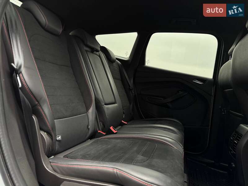 Внедорожник / Кроссовер Ford Kuga 2019 в Ровно