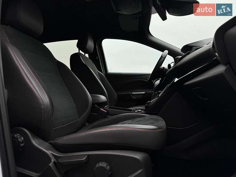 Внедорожник / Кроссовер Ford Kuga 2019 в Ровно