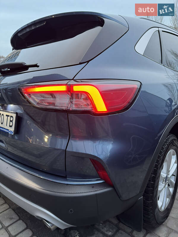 Позашляховик / Кросовер Ford Kuga 2021 в Дніпрі