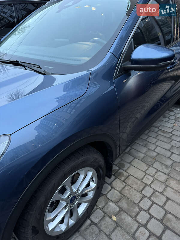 Позашляховик / Кросовер Ford Kuga 2021 в Дніпрі
