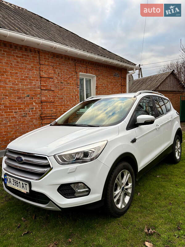 Позашляховик / Кросовер Ford Kuga 2019 в Одесі