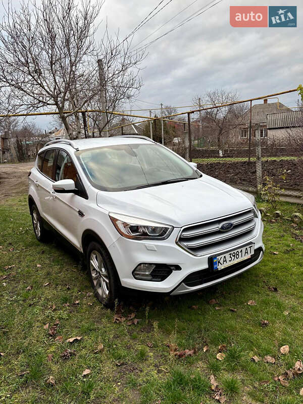 Позашляховик / Кросовер Ford Kuga 2019 в Одесі