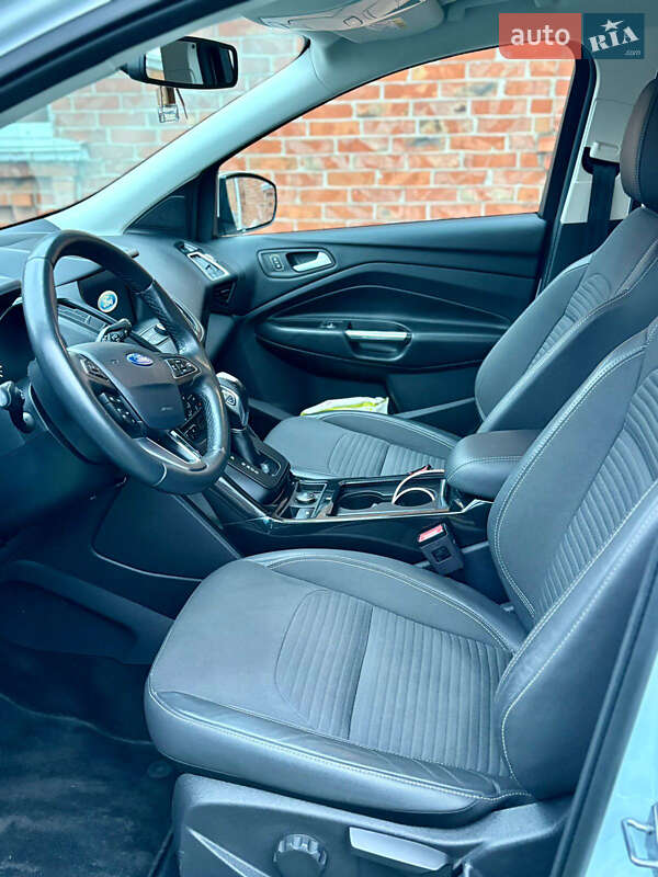 Позашляховик / Кросовер Ford Kuga 2019 в Одесі