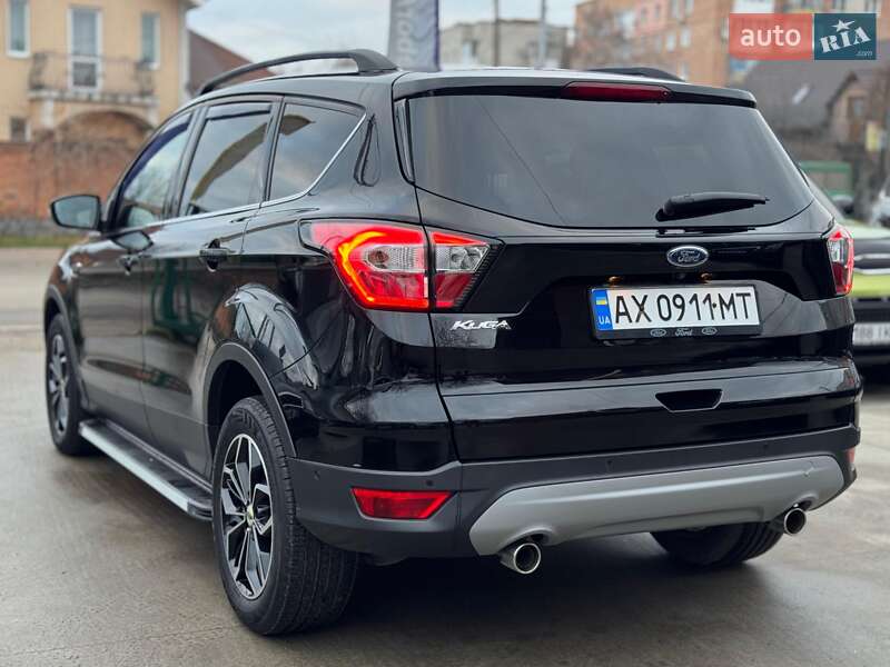 Позашляховик / Кросовер Ford Kuga 2019 в Бердичеві