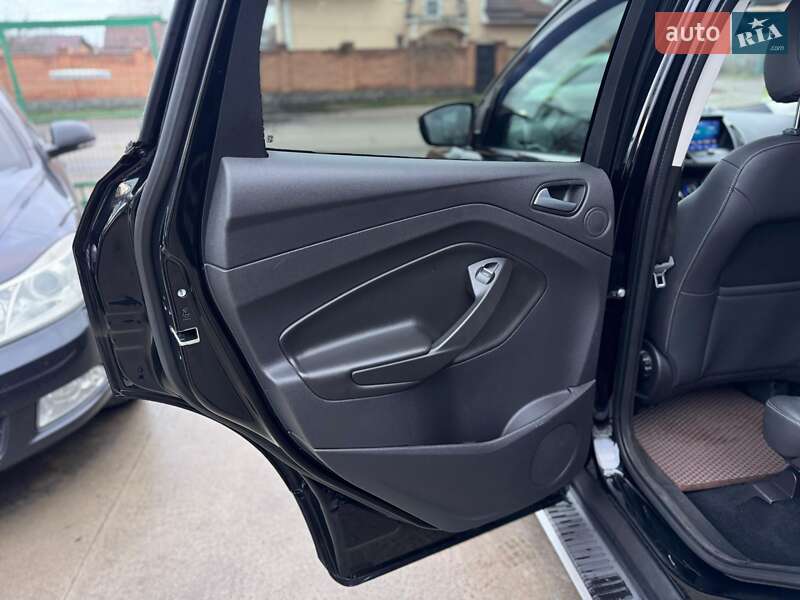 Позашляховик / Кросовер Ford Kuga 2019 в Бердичеві