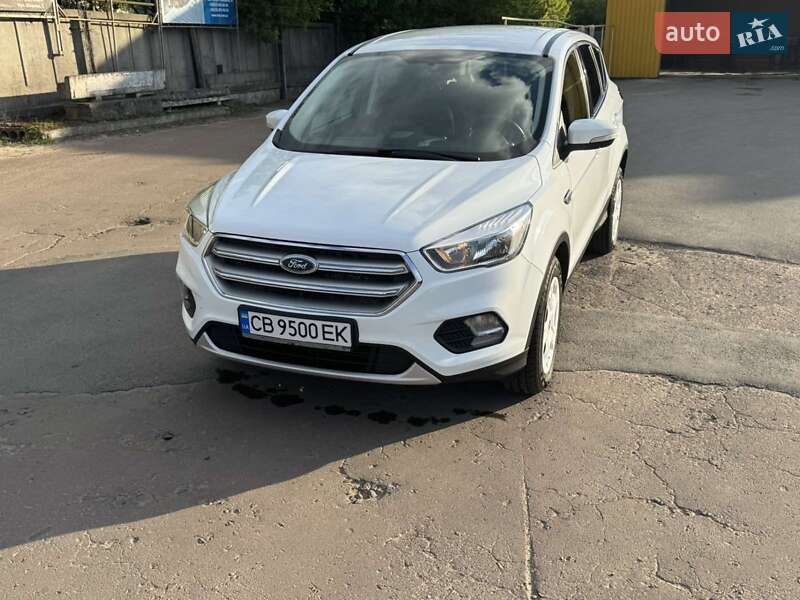 Позашляховик / Кросовер Ford Kuga 2018 в Чернігові