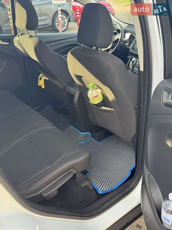 Позашляховик / Кросовер Ford Kuga 2018 в Чернігові