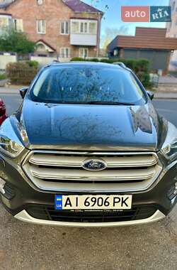 Позашляховик / Кросовер Ford Kuga 2019 в Києві
