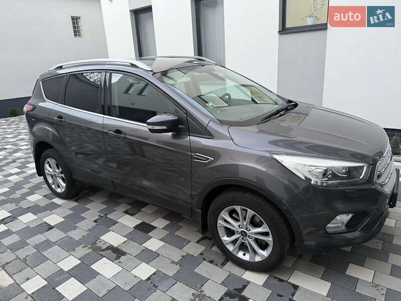 Позашляховик / Кросовер Ford Kuga 2019 в Мукачевому