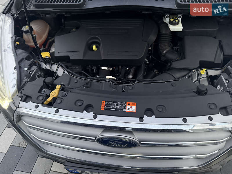 Позашляховик / Кросовер Ford Kuga 2019 в Мукачевому