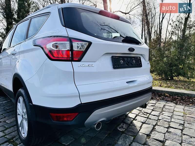Позашляховик / Кросовер Ford Kuga 2019 в Києві