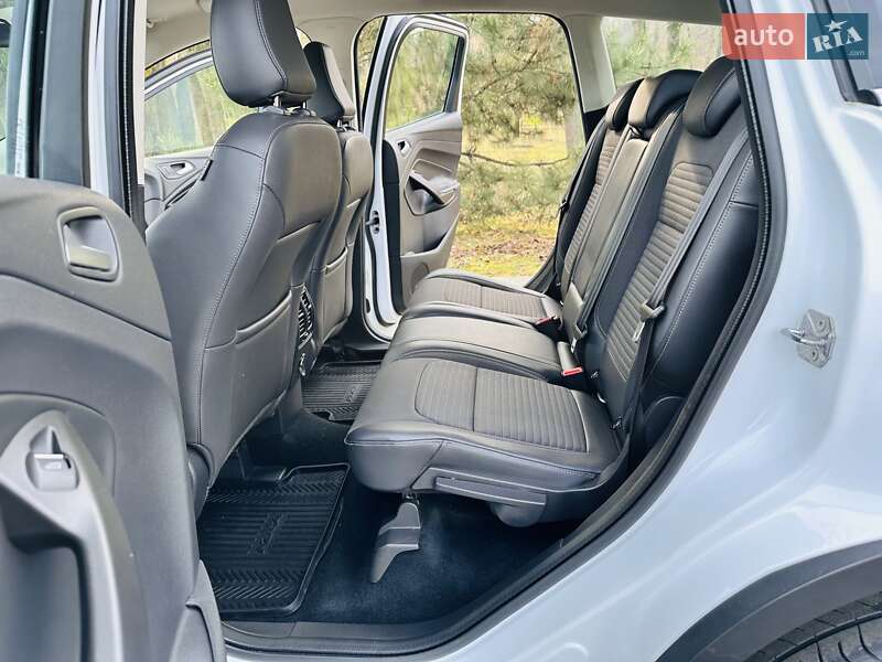 Позашляховик / Кросовер Ford Kuga 2019 в Києві