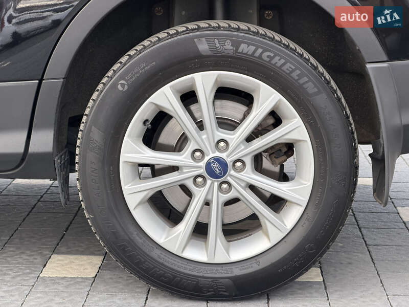 Позашляховик / Кросовер Ford Kuga 2019 в Ужгороді