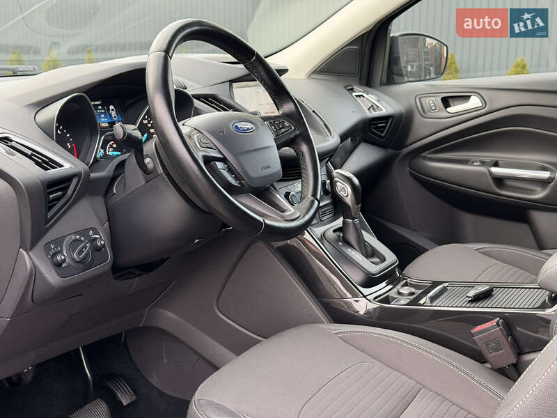 Позашляховик / Кросовер Ford Kuga 2019 в Ужгороді