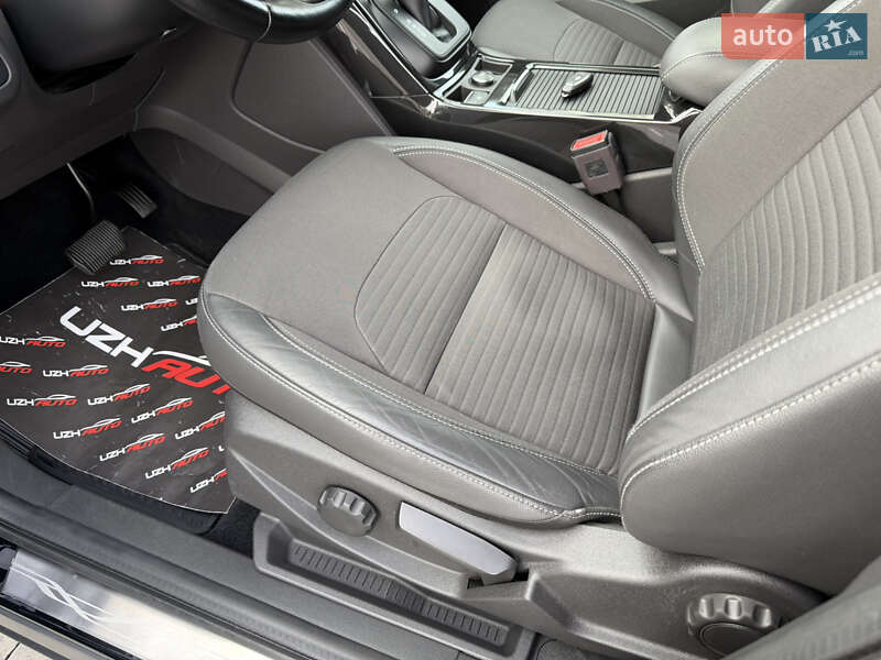 Позашляховик / Кросовер Ford Kuga 2019 в Ужгороді