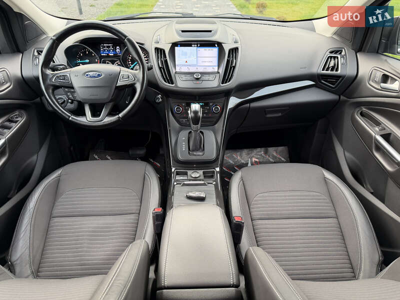 Позашляховик / Кросовер Ford Kuga 2019 в Ужгороді