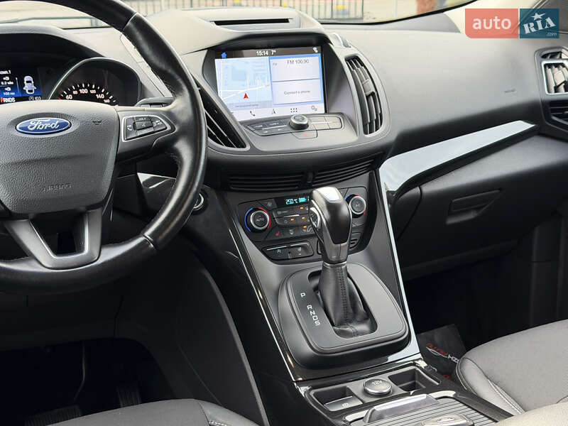 Позашляховик / Кросовер Ford Kuga 2019 в Ужгороді