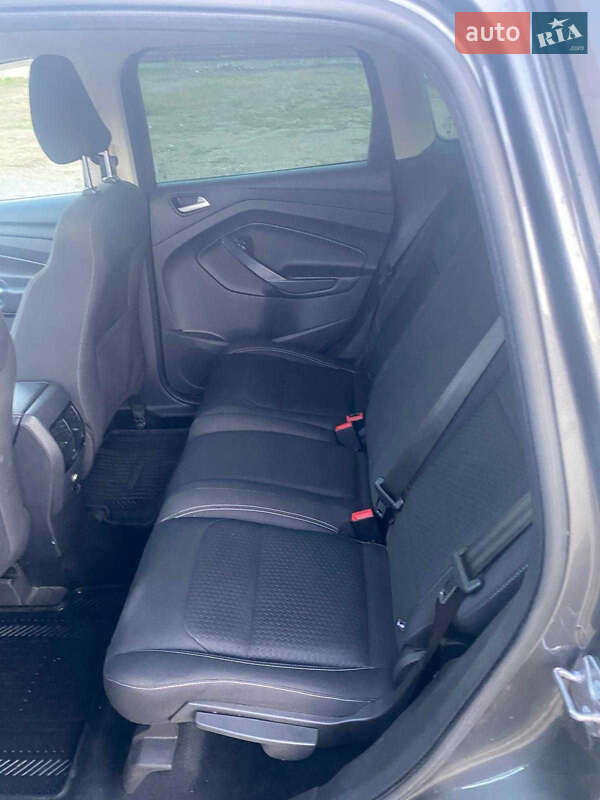 Позашляховик / Кросовер Ford Kuga 2017 в Львові