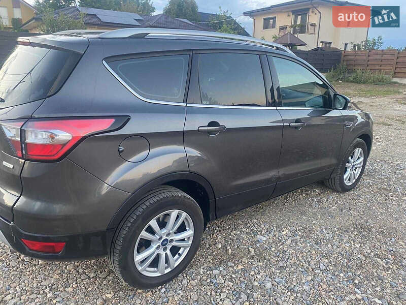 Позашляховик / Кросовер Ford Kuga 2017 в Львові