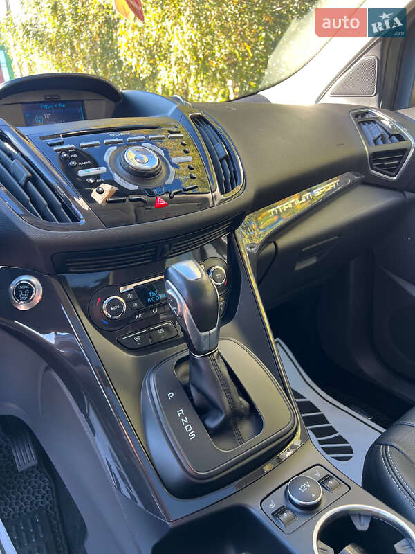 Позашляховик / Кросовер Ford Kuga 2014 в Києві