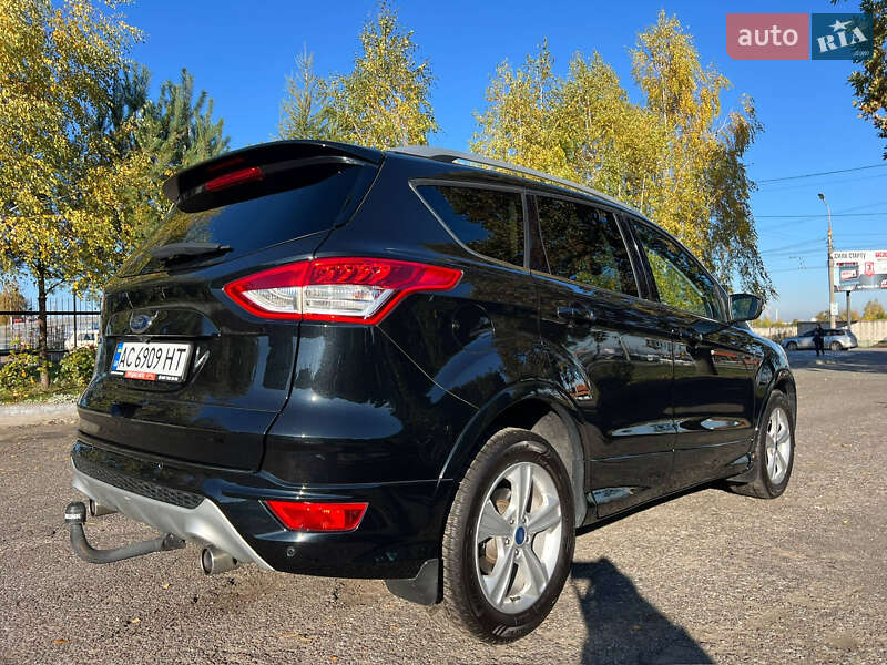 Позашляховик / Кросовер Ford Kuga 2014 в Києві