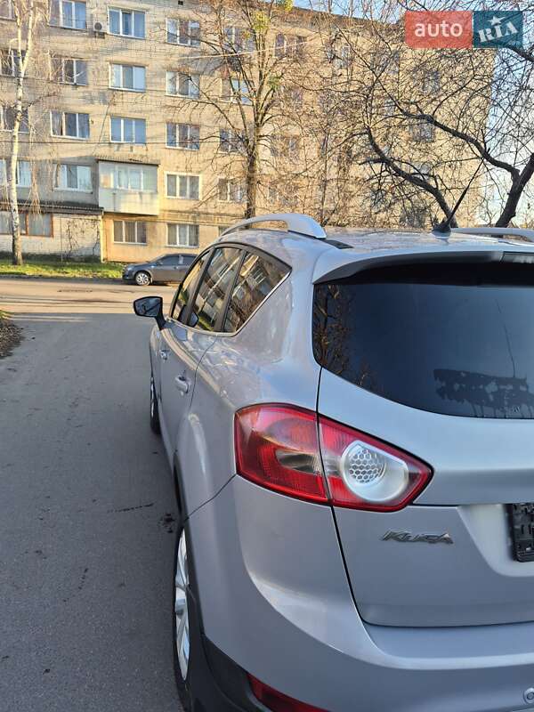 Позашляховик / Кросовер Ford Kuga 2013 в Києві
