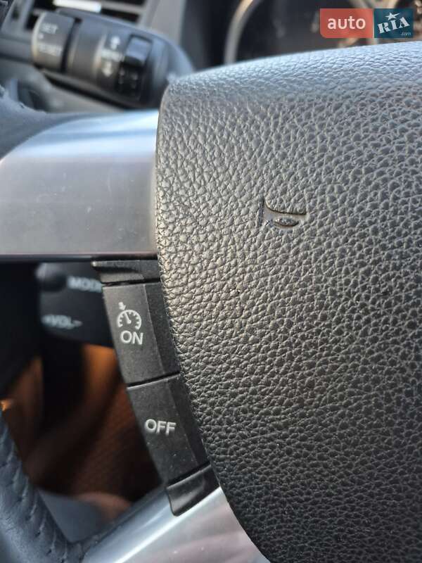 Позашляховик / Кросовер Ford Kuga 2013 в Києві