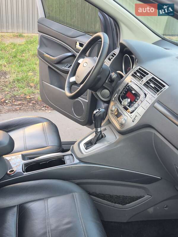 Позашляховик / Кросовер Ford Kuga 2013 в Києві