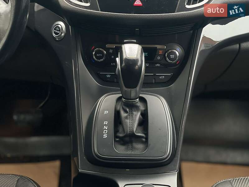 Внедорожник / Кроссовер Ford Kuga 2013 в Днепре