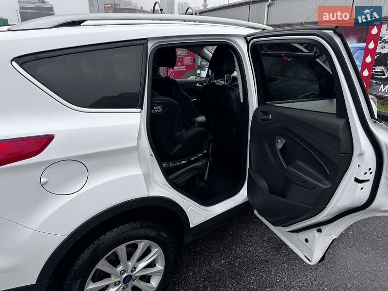 Внедорожник / Кроссовер Ford Kuga 2015 в Киеве