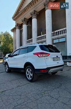 Внедорожник / Кроссовер Ford Kuga 2014 в Синельниково