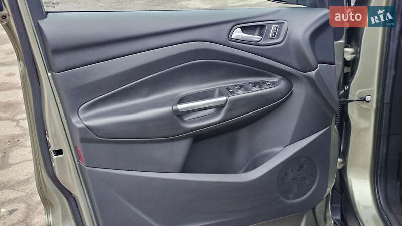 Позашляховик / Кросовер Ford Kuga 2013 в Чернігові