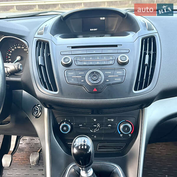 Внедорожник / Кроссовер Ford Kuga 2017 в Хусте