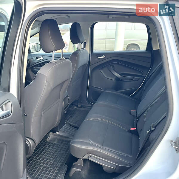 Внедорожник / Кроссовер Ford Kuga 2017 в Хусте