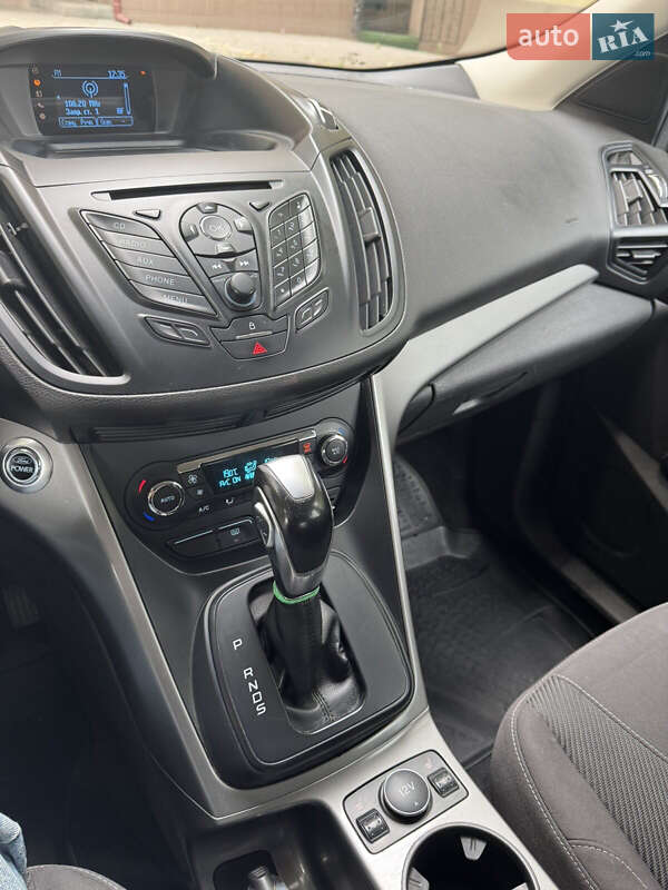 Внедорожник / Кроссовер Ford Kuga 2013 в Каменец-Подольском