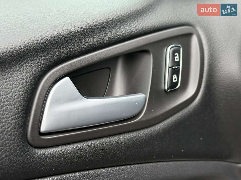 Позашляховик / Кросовер Ford Kuga 2015 в Рівному