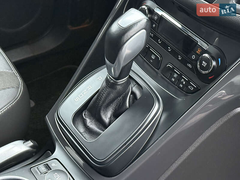 Позашляховик / Кросовер Ford Kuga 2015 в Рівному